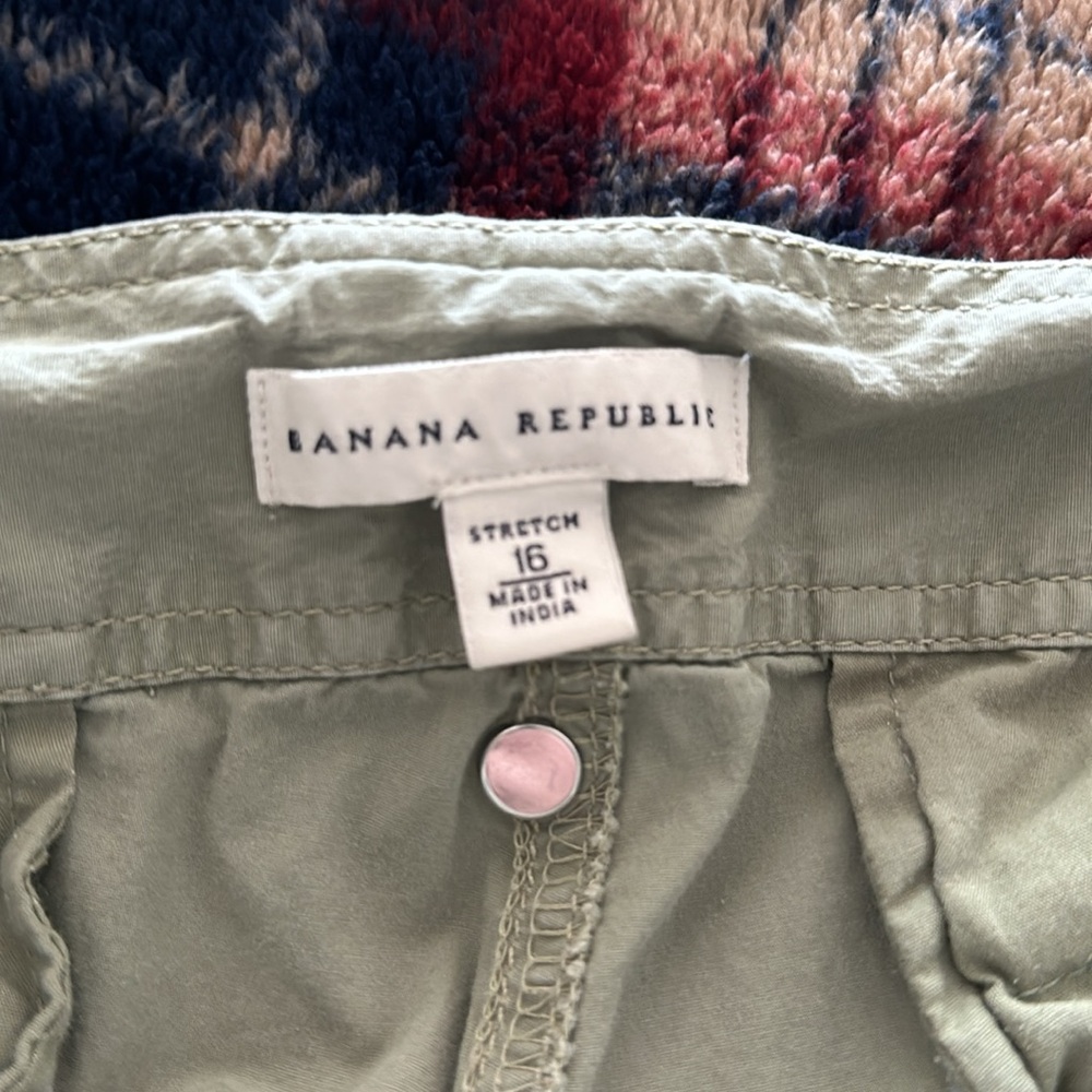 Banana Republic Cargo Pants - Picture 5 of 5